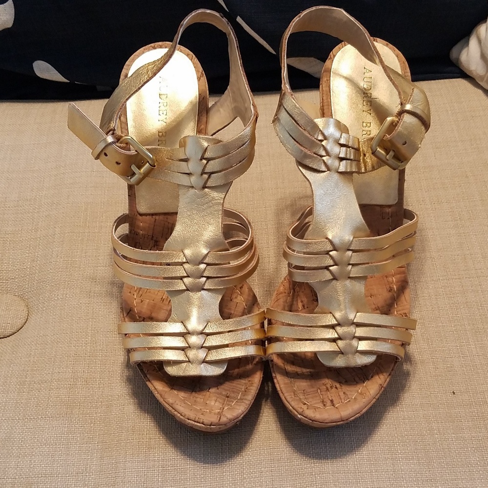 Audrey Brooke gold wedges size 8